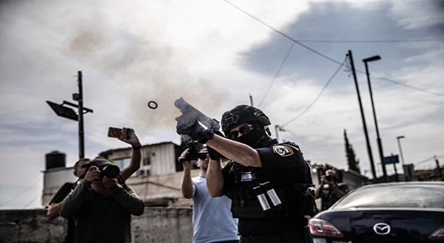 Cuma Namazı kılmak isteyen Müslümanlara gaz bombası