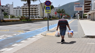 65 yaş ve üstü vatandaşlar yeniden sokağa çıktı