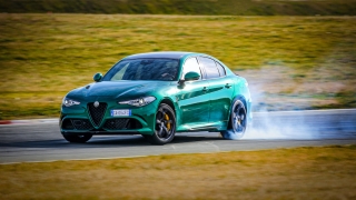 Alfa Romeo, yenilenen Giulia ve Stelvio Quadrifoglio’yu tanıttı