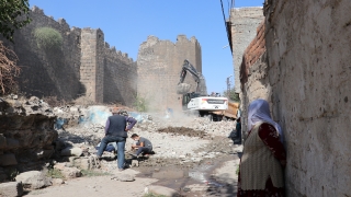 Diyarbakır surları, kaçak yapılardan arındırılıyor