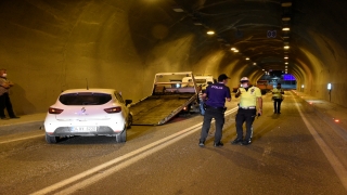 Gümüşhane’de kamyonet ile otomobil çarpıştı: 3 yaralı