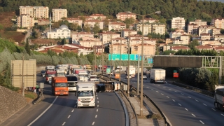 Anadolu Otoyolu’ndaki kaza trafiği aksattı