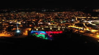 Nevşehir Kalesi’ne ışıklarla Azerbaycan ve Türk bayrağı yansıtıldı