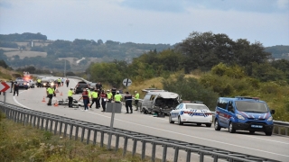 Sinop’ta otomobil ile hafif ticari araç çarpıştı: 1 ölü, 5 yaralı