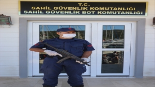 GÜNCELLEME İzmir’de tekneyle yurt dışına geçmeye çalışan 130 sığınmacı yakalandı