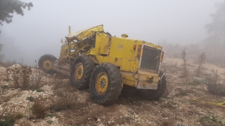 Karabük’te devrilen iş makinesindeki 3 işçi yaralandı