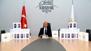 Kırşehir’de ihtiyaç sahibi öğrencilere 300 tablet bilgisayar dağıtıldı