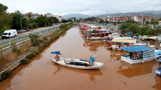 Fethiye’de yağış sonrası denizin rengi değişti