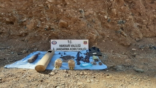 Hakkari’de PKK’lı teröristlere ait patlayıcı ve mühimmat ele geçirildi
