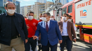 Sağlık Bakanı Koca, deprem bölgesinde incelemelerde bulundu: