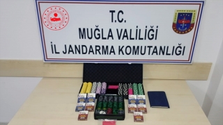 Muğla’da villada kumar oynayan 19 kişiye, 82 bin 920 lira ceza kesildi