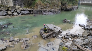 Rize’de otomobil dereye düştü: 1 ölü, 1 yaralı