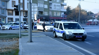 Kayseri’de sokağa çıkma kısıtlamasına uymayan sürücü kovalamaca sonucu yakalandı