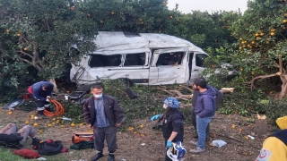 Hatay’da tarım işçilerini taşıyan minibüs devrildi: 9 yaralı