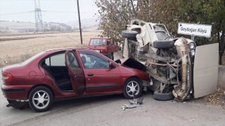 Amasya’da iki otomobil çarpıştı: 6 yaralı