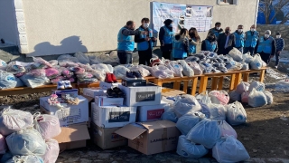 Yaşam Çiçeği Derneğinden köy çocuklarını ısıtan yardım