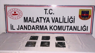Malatya’da tarihi eser niteliğinde 6 gümüş plaka ele geçirildi