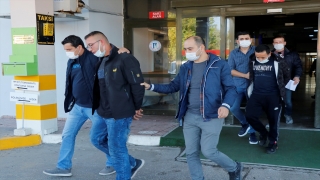 Muğla’da sokağa çıkma kısıtlamasına uymayan 2 kişi, kendilerini uyaran polisin burnunu kırdı