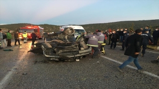 Denizli’de devrilen otomobildeki 1 kişi öldü, 4 kişi yaralandı