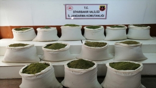 Diyarbakır'ın Lice ilçesi kırsalında 1 ton 16 kilogram esrar ele geçirildi