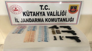 Kütahya’da sahte para operasyonunda 8 zanlı yakalandı