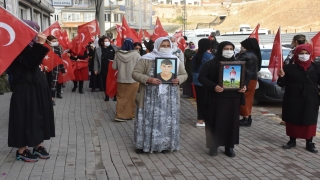 Şırnak’ta terör mağduru aileler HDP İl Başkanlığı binası önünde eylem yaptı