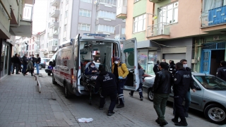 Uşak’ta tartıştığı eşini tabancayla yaralayan kişi intihar girişiminde bulundu