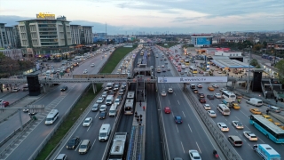 İstanbul’da trafik yoğunluğu havadan görüntülendi