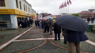 Edirne’de Kovid19 tedbirleri kapsamında sosyal mesafe kuralı ihlaline müsaade edilmiyor