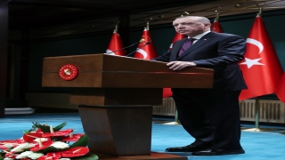 Erdoğan: ”Karşımızda, ülkemize kaynak girişi sağlamak için hayata geçirdiğimiz uygulamaları dahi fuhuş, uyuşturucu, organ kaçakçılığı gelirleriyle irtibatlandıracak kadar hayattan ve izandan noksan bi