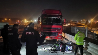 Kocaeli’nde tırla çarpışan motosikletin sürücüsü öldü