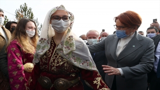 Akşener, yeni yılda esnaf ziyaretlerine Ankara’nın ilçelerinden başladı