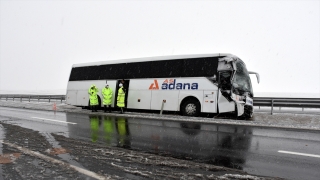 Aksaray’da yolcu otobüsü ile kamyonet çarpıştı: 5 yaralı