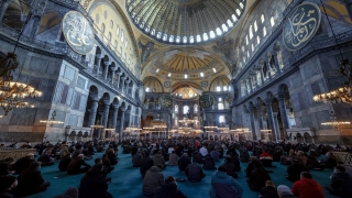 Osmanlı Hanedan Reisi Osmanoğlu için Ayasofyai Kebir Camii’nde gıyabi cenaze namazı kılındı