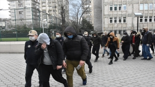 Samsun’daki DEAŞ operasyonunda yakalanan yabancı uyruklu 14 şüpheli adliyede