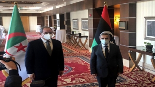 Cezayir Dışişleri Bakanı Bukadum, Libya’da Başbakan Serrac ile görüştü