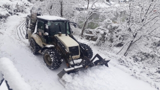 Kahramanmaraş’ta kar nedeniyle 130 mahalle yolu ulaşıma kapandı