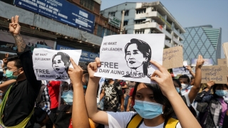 Myanmar’da darbe karşıtı protestolar 2. gününde devam etti