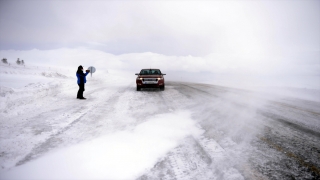 Ardahan’da kar ve tipi ulaşımda aksamaya neden oldu