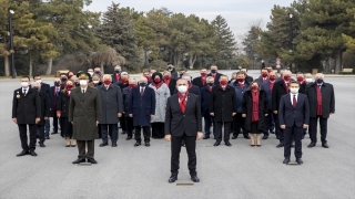 Bakan Gül, Antep’e ”Gazi” unvanı verilişinin 100. yıl dönümünde Anıtkabir’i ziyaret etti