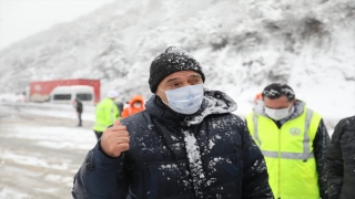 GÜNCELLEME Sakarya’da 2 tırın çarpıştığı kaza trafiği aksattı