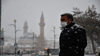 Sivas’ta yoğun kar yağışı etkili oluyor