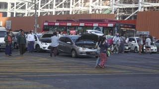 Askeri darbeyi protesto eden Myanmarlılar ”bozuk araba” hareketi başlattı