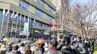 Maltepe Belediyesinde işçiler greve başladı