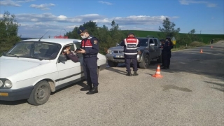 Adana’da huzur ve güven uygulamasında aranan 10 kişi yakalandı