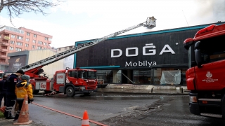 Ataşehir’de mobilya fabrikasında yangın