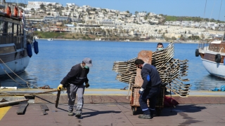 Bodrum’da dalgıçların yaptığı deniz dibi temizliğinde bir ton atık toplandı