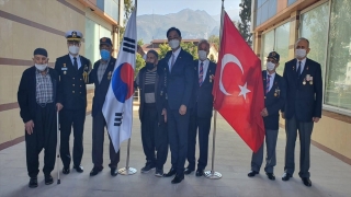 Kore Cumhuriyeti Ankara Büyükelçiği, Muharip Gaziler Derneği İskenderun Temsilciliğine Kore bayrağı takdim etti