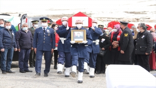 Tatvan’da şehit olan Piyade Uzman Çavuş Tolga Demirci, Kayseri’de son yolculuğuna uğurlandı