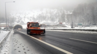 Bolu Dağı’nda kar yağışı etkisini sürdürüyor